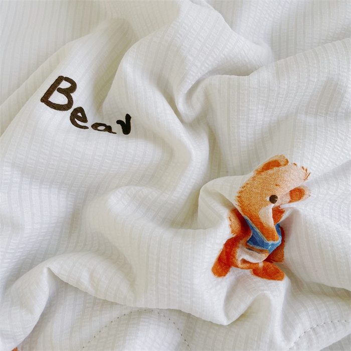 91家纺网 家纺一手货源 找家纺 南北家居 2025新款亲肤泡泡棉提花夏被 欢乐熊