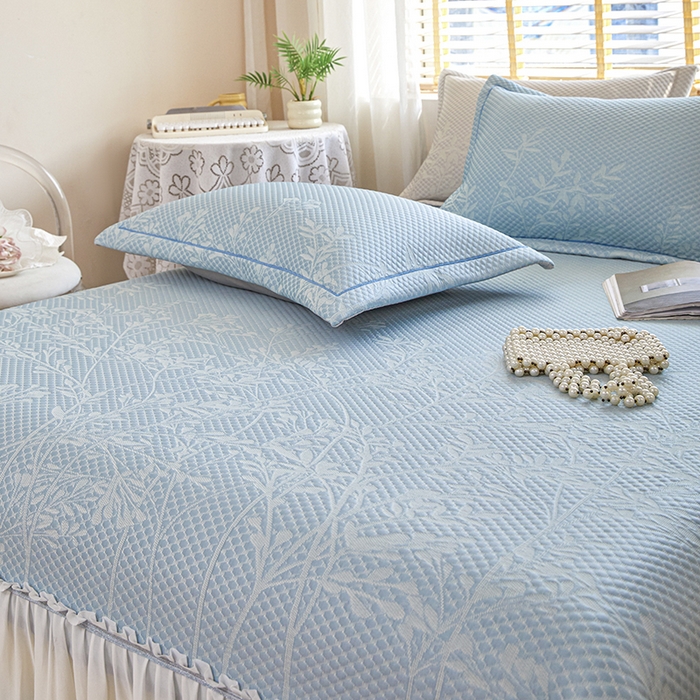 91家纺网 家纺一手货源 找家纺 桂雅居 2025春夏新款高分子凉席三件套床裙款 天空蓝