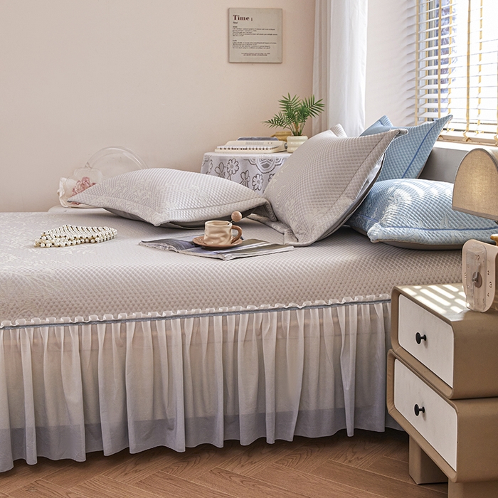 91家纺网 家纺一手货源 找家纺 桂雅居 2025春夏新款高分子凉席三件套床裙款 优雅灰