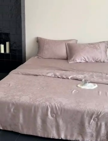 91家纺网 家纺一手货源 找家纺 鹿班家居 2025年夏季60S莱赛尔提花夏被系列-原野【标准会员-20元】 原野-豆沙