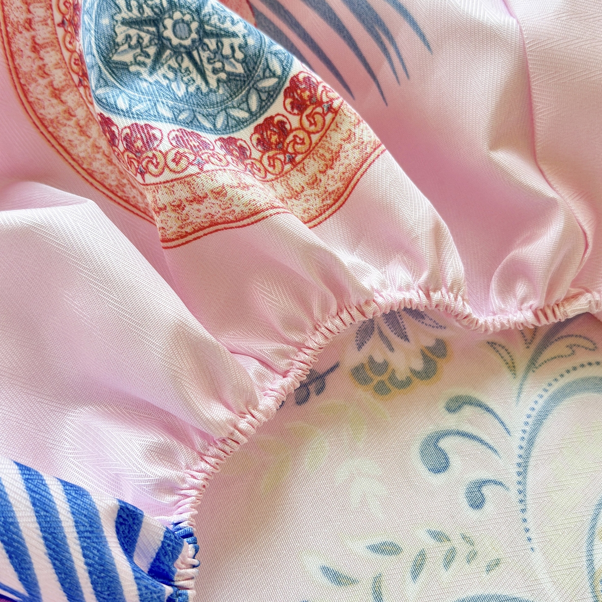 91家纺网 家纺一手货源 找家纺 乐居家纺 2025新款亲肤舒适活性印染水洗冰丝床笠 国色天香-粉