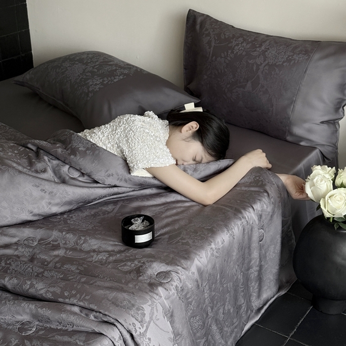 91家纺网 家纺一手货源 找家纺 鹿班家居 2025年夏季60S莱赛尔提花夏被系列-原野【标准会员-20元】 原野-深灰