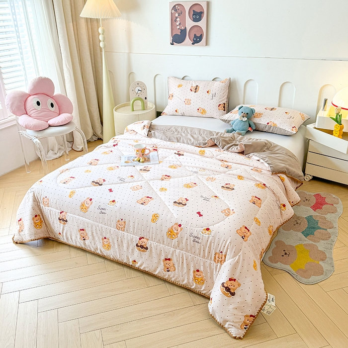 91家纺网 家纺一手货源 找家纺 熙宴家纺 2025新款A类水洗双层纱100%新疆棉花印花夏被空调被夏凉被 小熊蛋糕