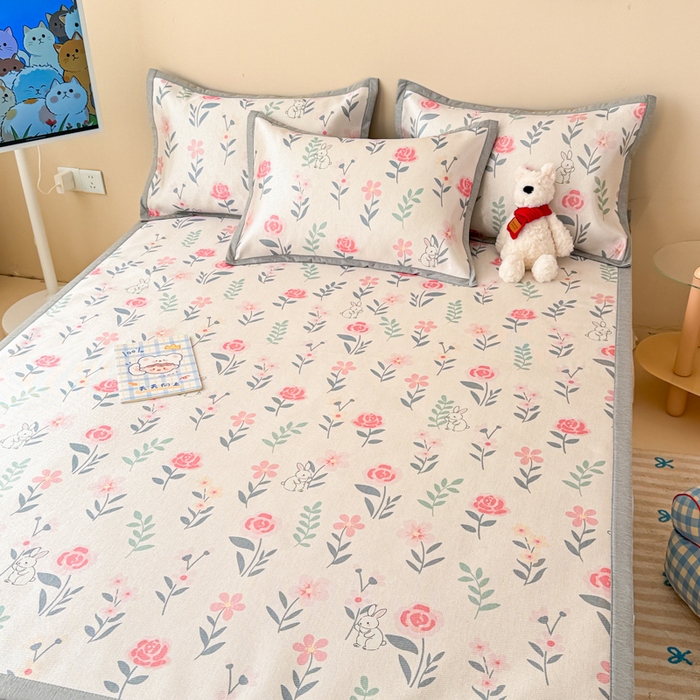 91家纺网 家纺一手货源 找家纺 典曼家纺 2025春夏新款250D冰丝宽边圆网冰丝凉席席子 采花小兔