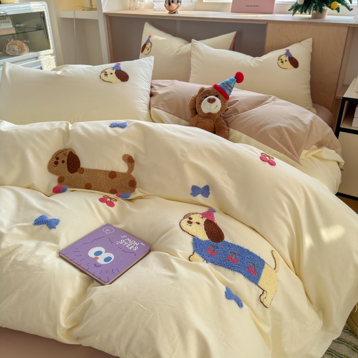 91家纺网 家纺一手货源 找家纺 如意朵2025新款全棉毛巾绣四件套 狗狗家族