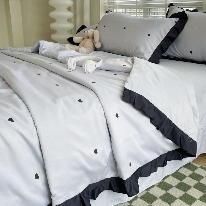 91家纺网 家纺一手货源 找家纺 绣女坊  2025新款水洗天丝夏被四件套 银色爱心