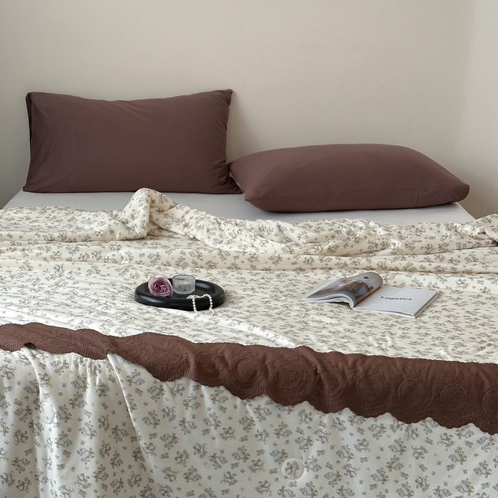 91家纺网 家纺一手货源 找家纺 （总）觅糖  2025新款春夏款法式蕾丝针织大豆夏被