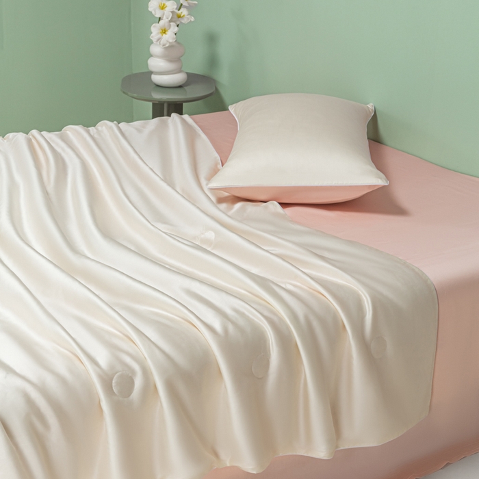 91家纺网 家纺一手货源 找家纺 爱彼家纺 2025夏季新款麻绳款冰丝夏被夏凉被空调被四件套-风格二 麻绳款夏被-奶昔白+粉