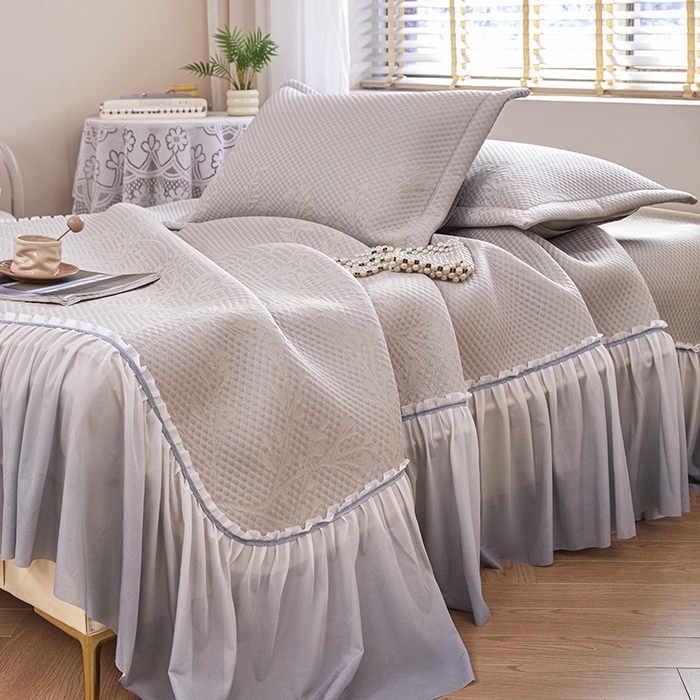 91家纺网 家纺一手货源 找家纺 桂雅居 2025春夏新款高分子凉席三件套床裙款 优雅灰