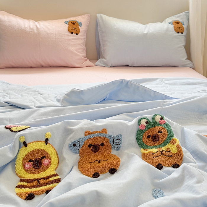 91家纺网 家纺一手货源 找家纺 TT.one 塔塔家居 TT.one 塔塔家居 TT.one 塔塔家居 2025新款全棉双层纱毛巾绣萌宠系列夏被 夏被·呆萌皮皮