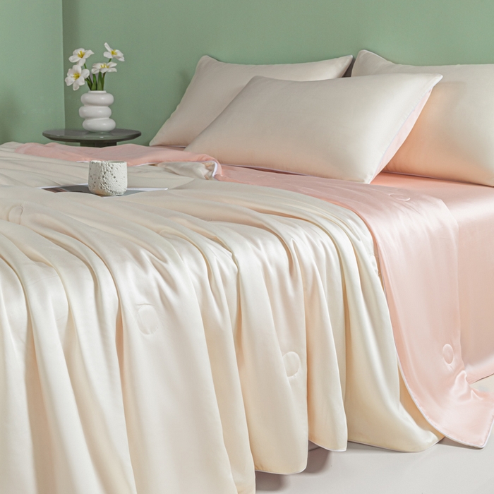 91家纺网 家纺一手货源 找家纺 爱彼家纺 2025夏季新款麻绳款冰丝夏被夏凉被空调被四件套-风格二 麻绳款夏被-奶昔白+粉