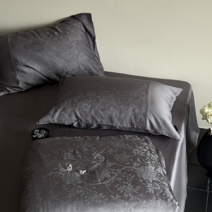 91家纺网 家纺一手货源 找家纺 鹿班家居 2025年夏季60S莱赛尔提花夏被系列-原野【标准会员-20元】 原野-深灰