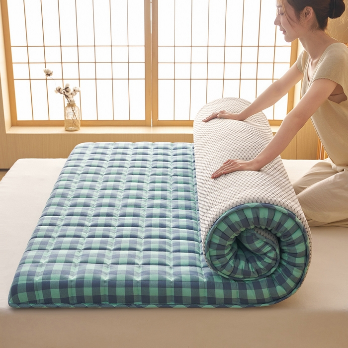 91家纺网 家纺一手货源 找家纺 锦丝钰床垫 2025新款色织水洗棉棉花床垫 蓝绿中格