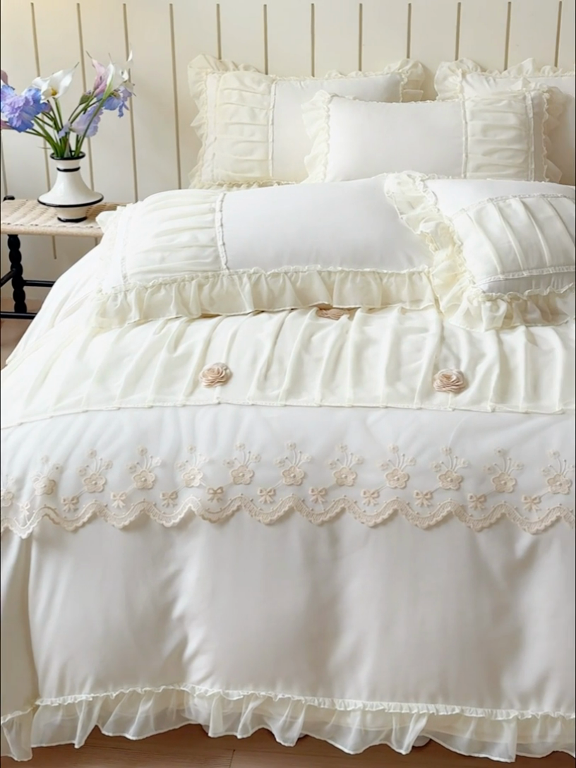 91家纺网 家纺一手货源 找家纺 狂想家 2025高定蕾丝糯小棉安妮系列四件套 奶昔白