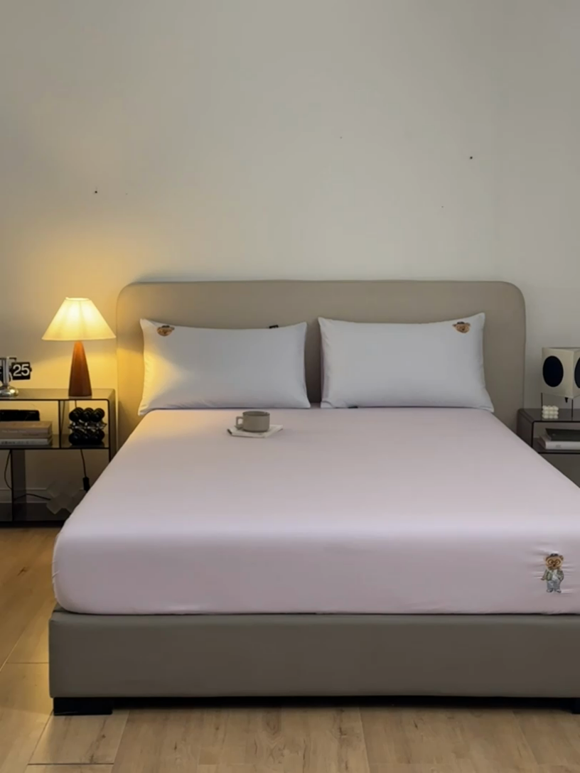 91家纺网 家纺一手货源 找家纺 禾时 2025新款A类全棉卡通小熊刺绣床笠床套床罩床垫保护套 贝尔熊-紫