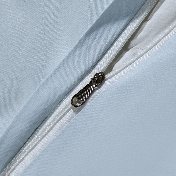 91家纺网 家纺一手货源 找家纺 沃尔居 2025新款全棉纯棉长绒棉四件套刺绣绣花纯色贡缎床笠款高端礼盒装 萨尔夫人-迷雾蓝