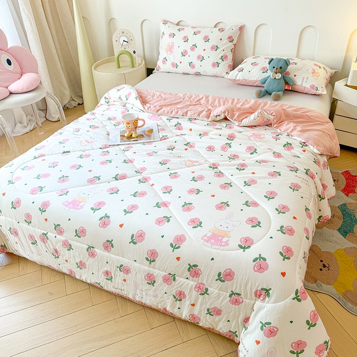 91家纺网 家纺一手货源 找家纺 熙宴家纺 2025新款A类水洗双层纱100%新疆棉花印花夏被空调被夏凉被 小兔花园