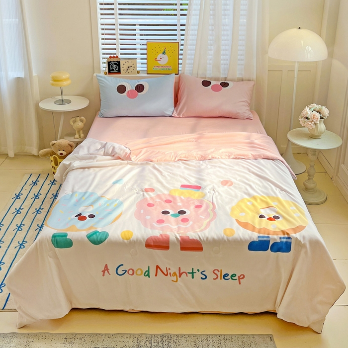 91家纺网 家纺一手货源 找家纺 海岛哥哥 2025新款水洗棉大版卡通夏被 小小甜甜圈