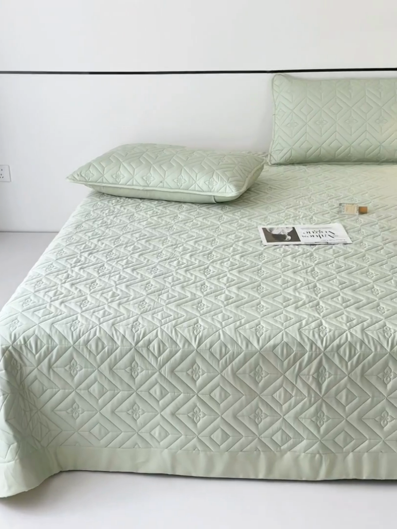 91家纺网 家纺一手货源 找家纺 云雀  2025新款舒适莱赛尔天丝夹棉床盖 菱格床盖-豆绿