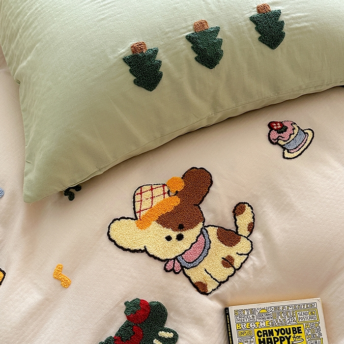 91家纺网 家纺一手货源 找家纺 TT.one 塔塔家居 2025新款全棉双层纱毛巾绣萌宠系列四件套 派对小狗