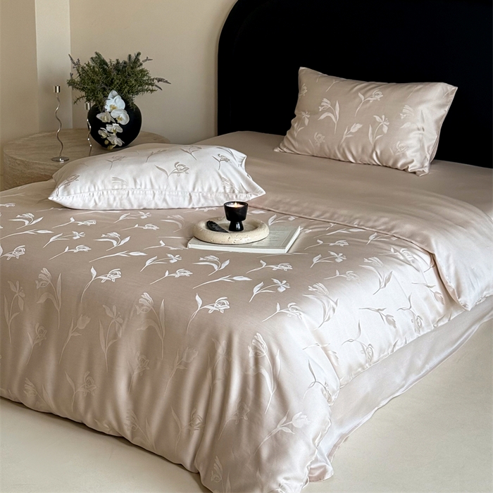 91家纺网 家纺一手货源 找家纺 FORTWO2025新款60支兰精天丝浮雕提花四件套		 花香