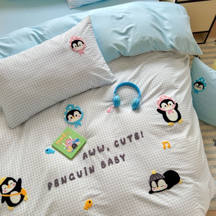 91家纺网 家纺一手货源 找家纺 如意朵2025新款全棉毛巾绣四件套 企鹅抱抱