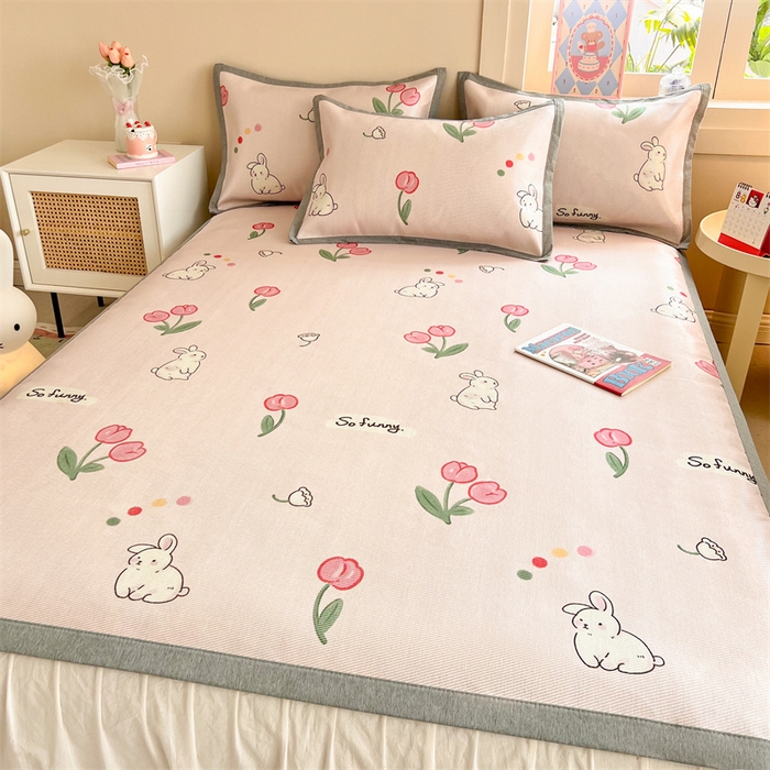 91家纺网 家纺一手货源 找家纺 典曼家纺 2025春夏新款250D冰丝宽边圆网冰丝凉席席子 精灵兔