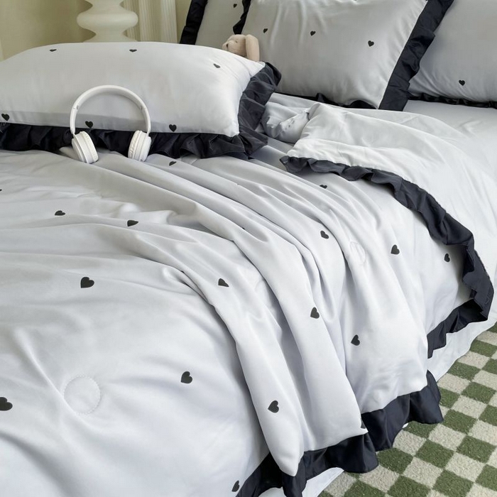 91家纺网 家纺一手货源 找家纺 绣女坊  2025新款水洗天丝夏被四件套 银色爱心