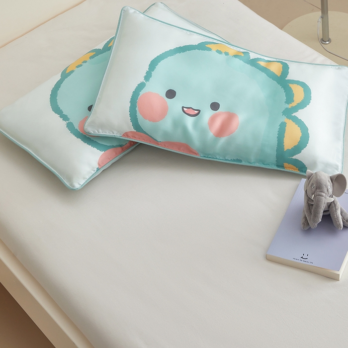 91家纺网 家纺一手货源 找家纺 荷马之梦  2025新款系列——A类60s原创手绘卡通儿童枕套 微笑恐龙