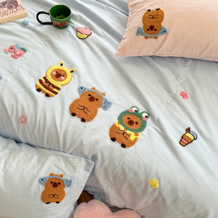 91家纺网 家纺一手货源 找家纺 TT.one 塔塔家居 TT.one 塔塔家居 TT.one 塔塔家居 2025新款全棉双层纱毛巾绣萌宠系列夏被 夏被·呆萌皮皮