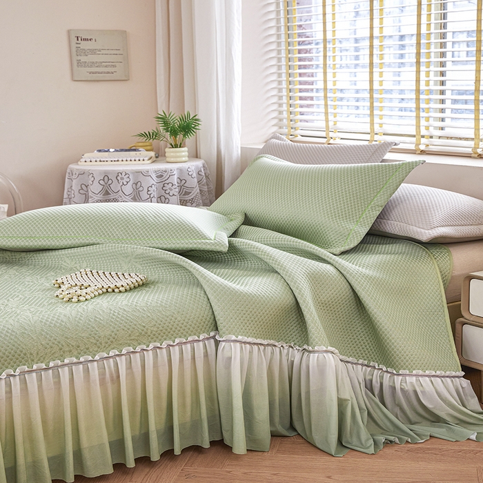 91家纺网 家纺一手货源 找家纺 桂雅居 2025春夏新款高分子凉席三件套床裙款 青草绿