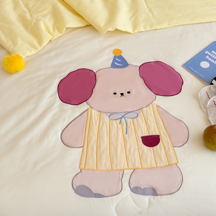 91家纺网 家纺一手货源 找家纺 喜多兔2025新款高精密人字棉贴布绣奶里奶气夏被夏凉被 黄色奶气小狗