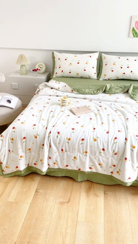 91家纺网 家纺一手货源 找家纺 南北家居 2025新款亲肤泡泡棉提花夏被 甜蜜樱桃