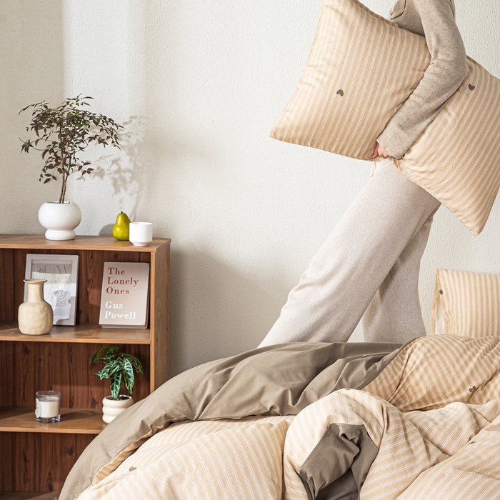 91家纺网 家纺一手货源 找家纺 2025新款全棉水洗棉双层纱印花四件套 悦吟-咖