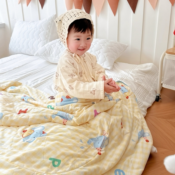 91家纺网 家纺一手货源 找家纺 兜米  2025夏季A类针织棉夏凉被小清新卡通双面针织棉空调被子被芯 字母小象