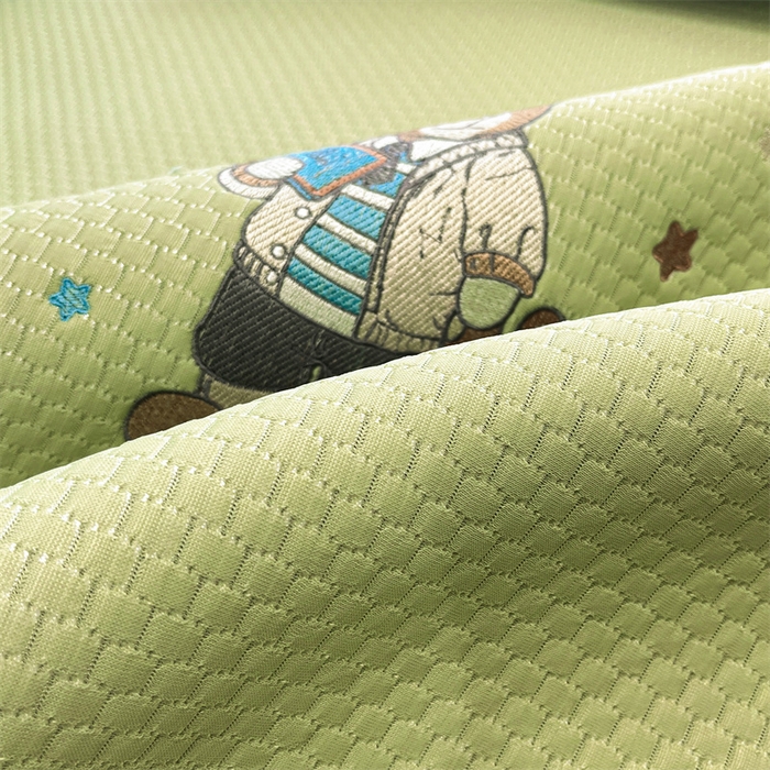 91家纺网 家纺一手货源 找家纺 启程家纺 2025春夏新款冰豆豆凉席刺绣款复合三明治三件套 熊仔宝贝-绿