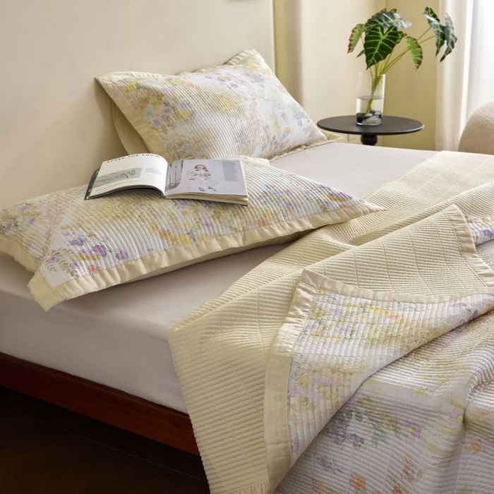 91家纺网 家纺一手货源 找家纺 黛舒家居2025新款天丝水洗印花夏被床盖三件套 花漾情