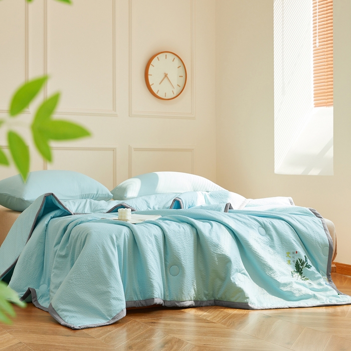 91家纺网 家纺一手货源 找家纺 欧雅搁家纺 2025新款纯色艾草驱蚊夏凉被 天空蓝