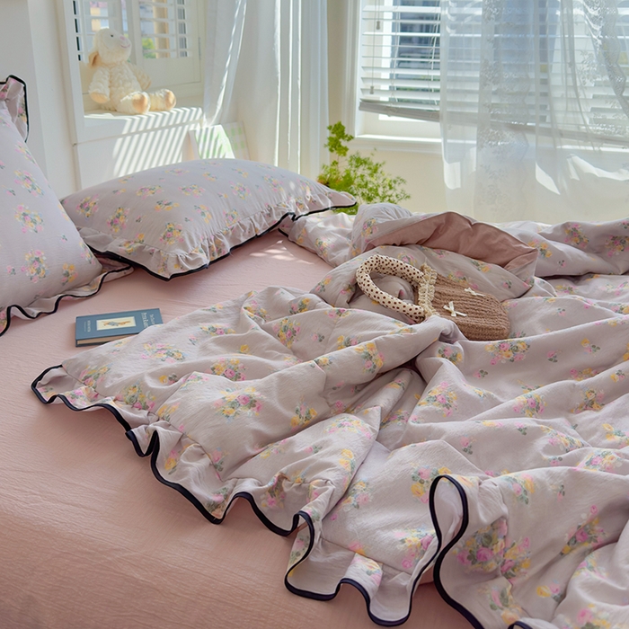 91家纺网 家纺一手货源 找家纺 慕尚 2025新款云感棉花边夏凉被空调被 柔情紫