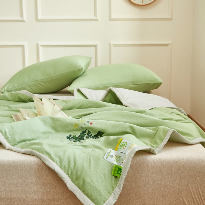 91家纺网 家纺一手货源 找家纺 欧雅搁家纺 2025新款纯色艾草驱蚊夏凉被 果绿色