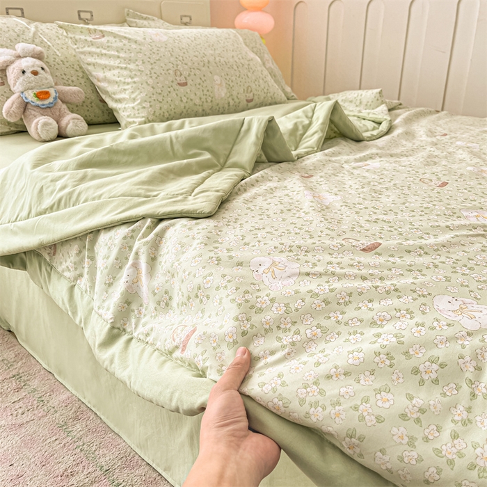 91家纺网 家纺一手货源 找家纺 美梦里 2025新款A类水洗棉棉花夏被 夏凉被空调被 花丛小兔