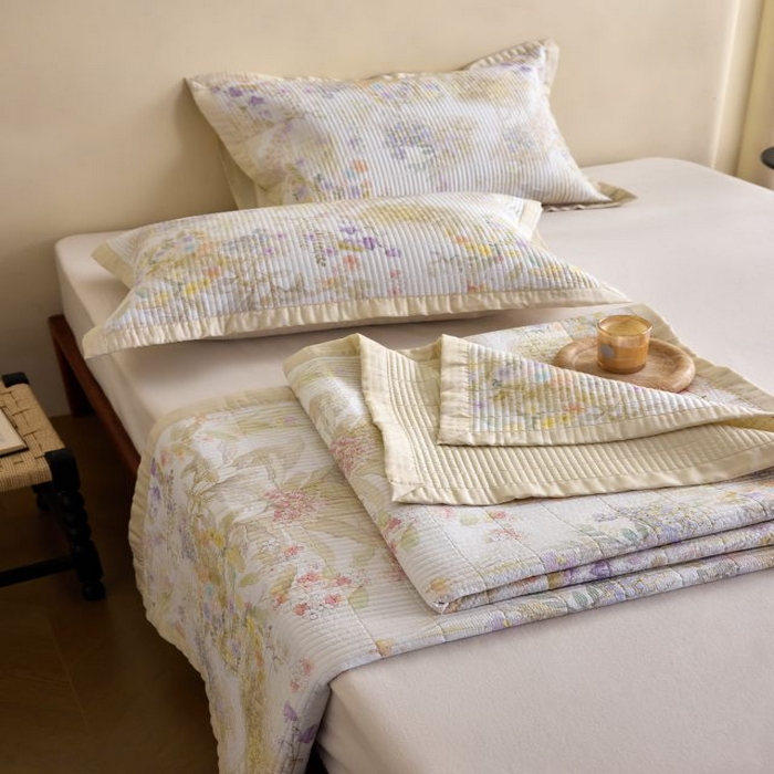 91家纺网 家纺一手货源 找家纺 黛舒家居2025新款天丝水洗印花夏被床盖三件套 花漾情