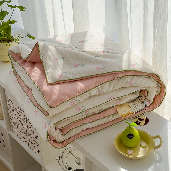 91家纺网 家纺一手货源 找家纺 美派工厂店2025新款水洗邹邹纱夏被 落暮花店