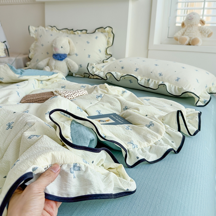 91家纺网 家纺一手货源 找家纺 慕尚 2025新款云感棉花边夏凉被空调被 蓝蝴蝶结