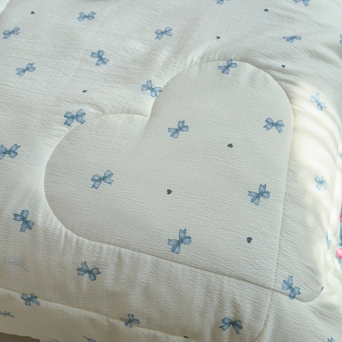 91家纺网 家纺一手货源 找家纺 慕尚 2025新款云感棉花边夏凉被空调被 蓝蝴蝶结