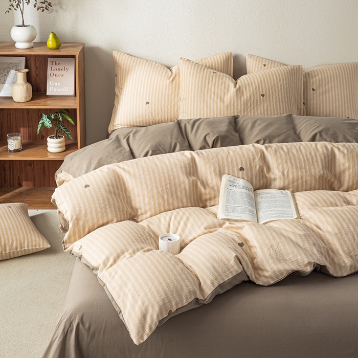 91家纺网 家纺一手货源 找家纺 2025新款全棉水洗棉双层纱印花四件套 悦吟-咖