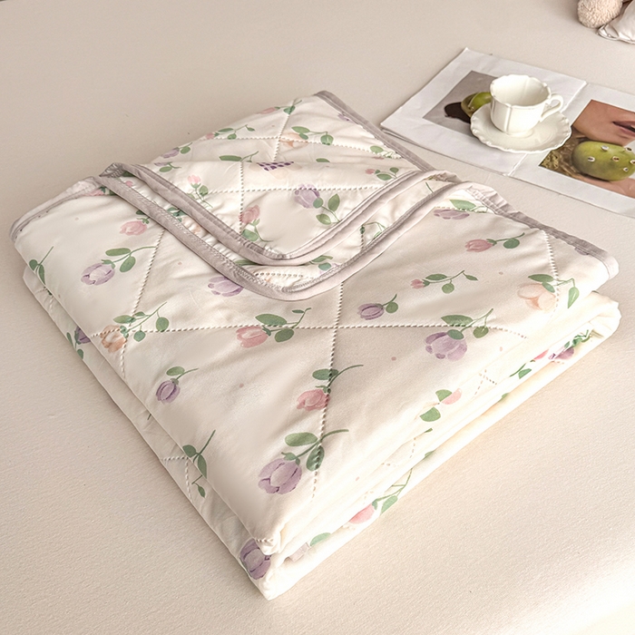 91家纺网 家纺一手货源 找家纺 薇玛仕 2025新款印花款小清新超声波大豆夏凉被空调被 花间逐兔