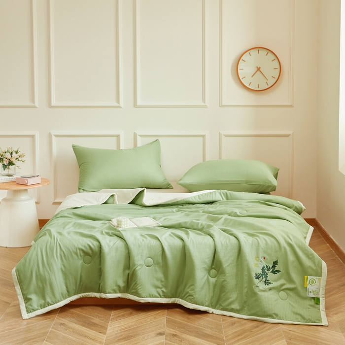 91家纺网 家纺一手货源 找家纺 欧雅搁家纺 2025新款纯色艾草驱蚊夏凉被 果绿色