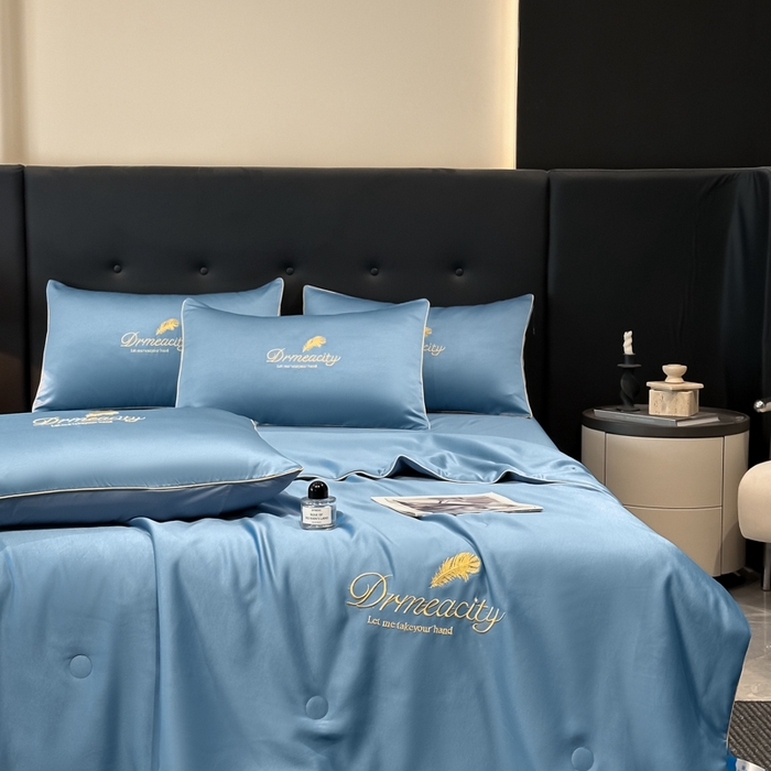 91家纺网 家纺一手货源 找家纺 牛牛家纺 2025新款水洗真丝刺绣夏被夏凉被空调被四件套 梦羽-宾利蓝