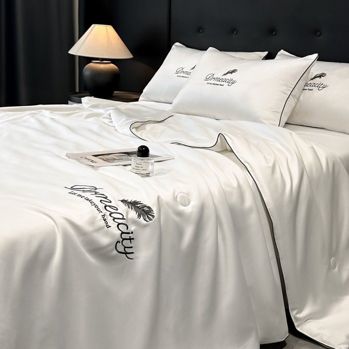 91家纺网 家纺一手货源 找家纺 牛牛家纺 2025新款水洗真丝刺绣夏被夏凉被空调被四件套 梦羽-本白